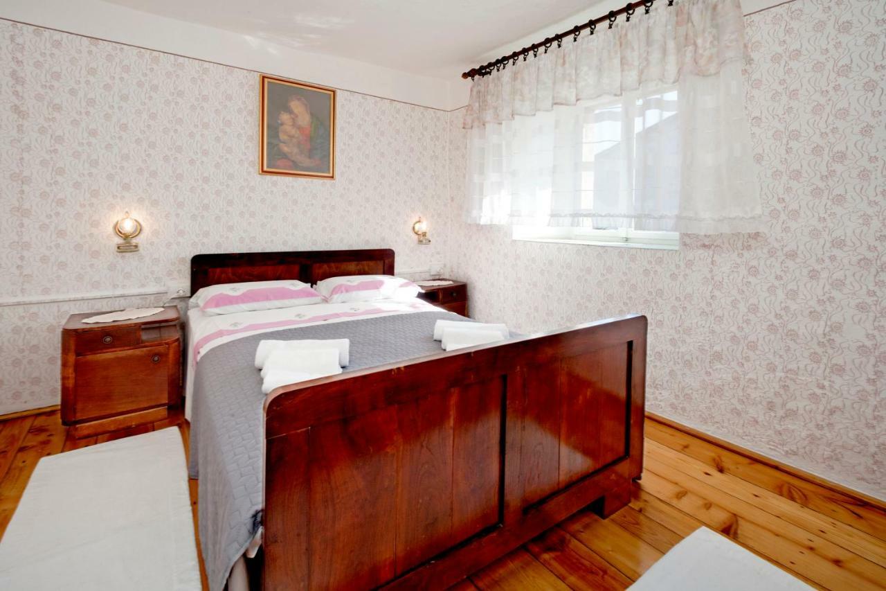 Rural Apartment Carolina Zrenj Екстериор снимка
