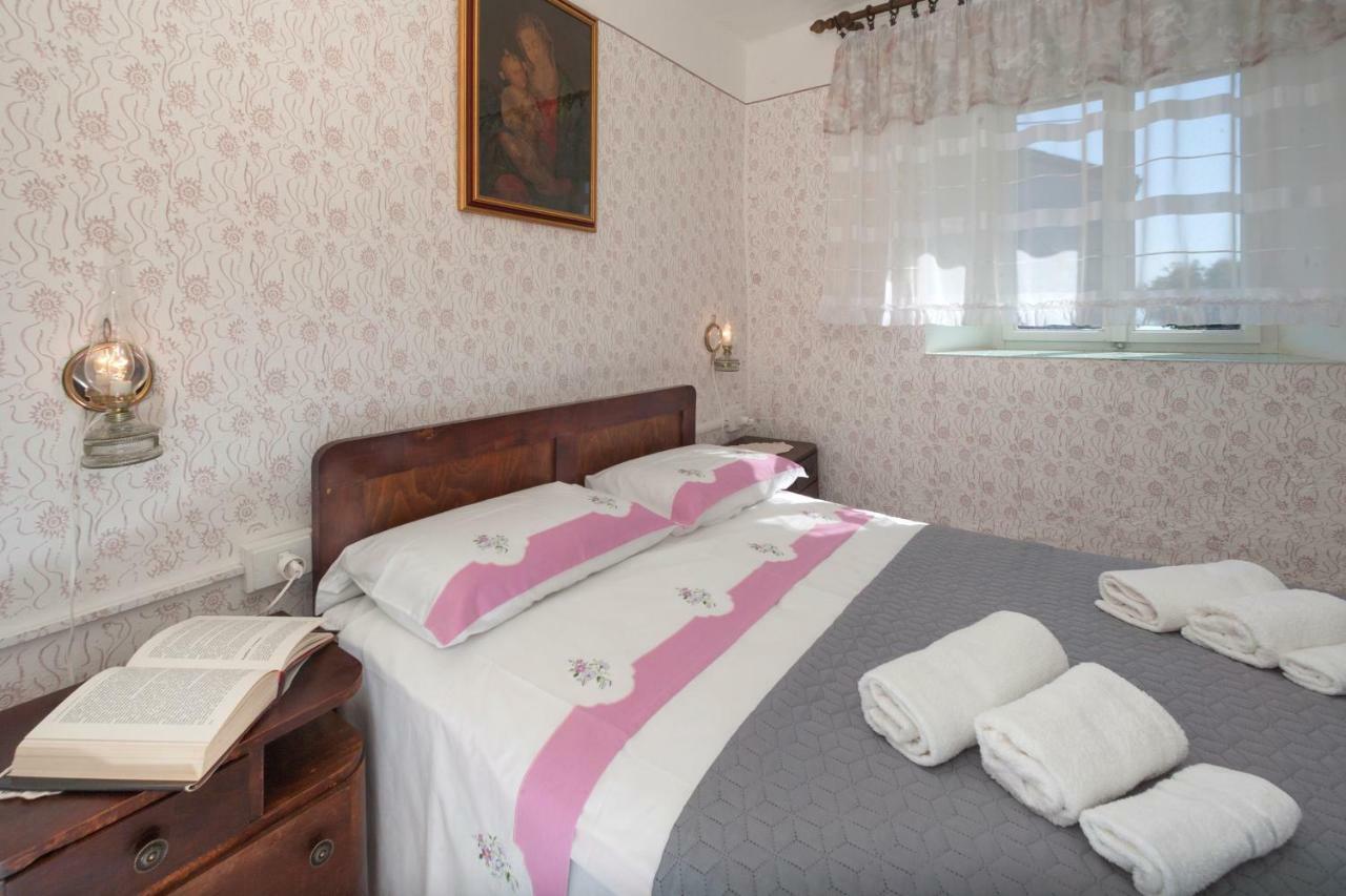 Rural Apartment Carolina Zrenj Екстериор снимка